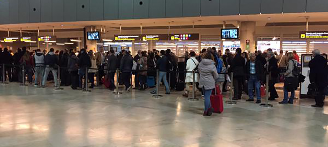 Caos en el control de seguridad del Aeropuerto de Valencia
